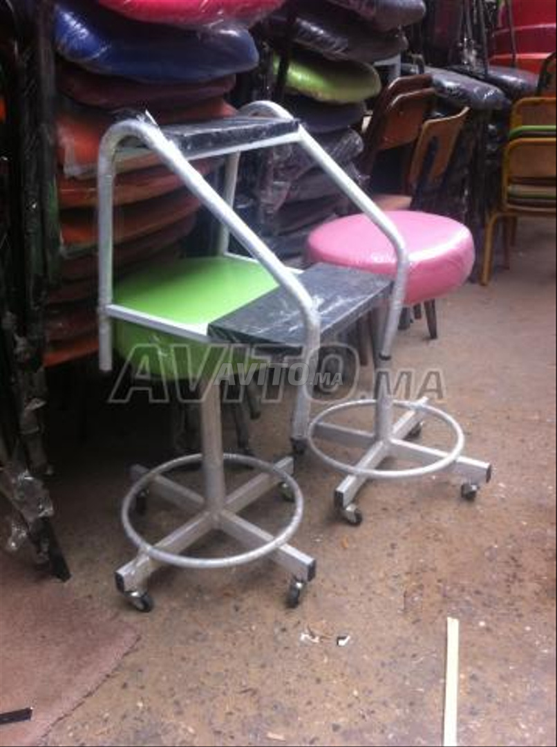 Table dxament et chaise de coifure - 5