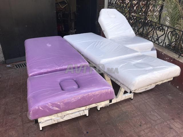 Chaise et table exam divan