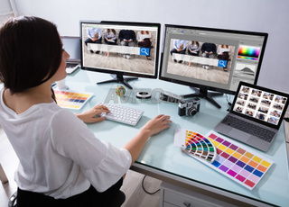 Infographiste & web designer Motion designer Pro