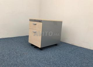 صندوق منخفض ببابين من هاوورث بتشطيب خشبي