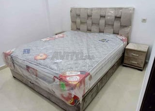 800 lits en tapisserie de chambre