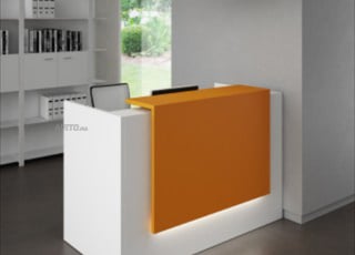 Comptoirs nouveaux et chaises