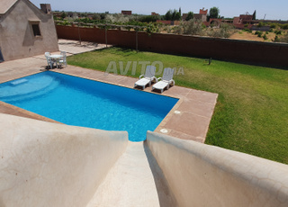 Villa privee avec piscine et toboggan