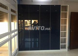 خزانة ملابس عصرية حسب الطلب كاملة الجودة