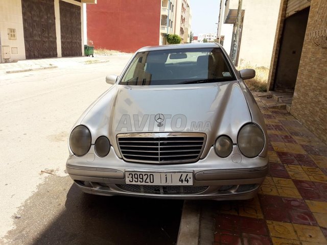 Voiture Mercedes benz Classe e 2001 à tétouan Diesel - 9 chevaux