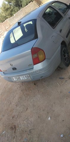 Voiture Renault Clio 2000 à fès Essence - 8 chevaux