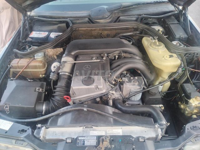 Voiture Mercedes benz R250 1994 à al-aaroui Diesel - 8 chevaux