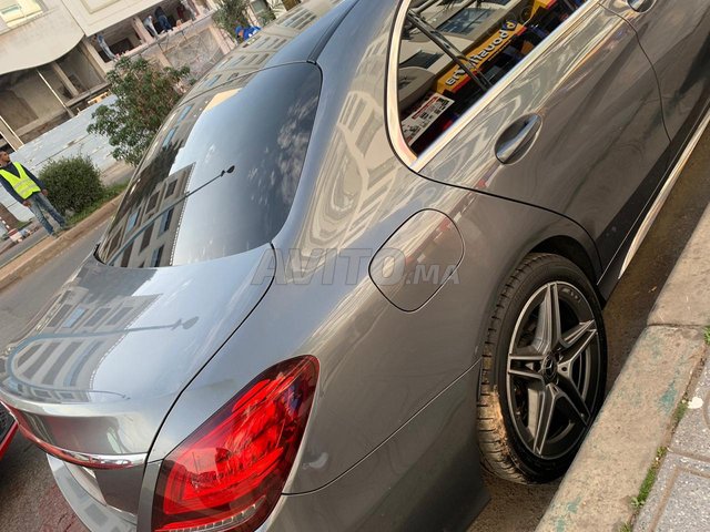 Voiture Mercedes benz 220 2019 à casablanca Diesel - 8 chevaux