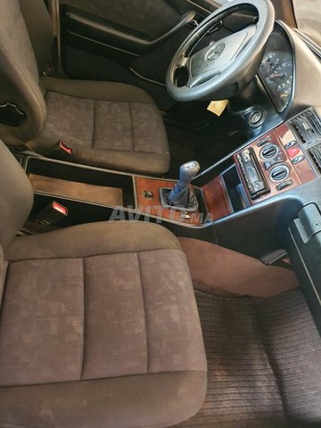 Voiture Mercedes benz R250 1997 à guercif Diesel