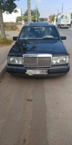 Voiture Mercedes benz R250 1993 à casablanca Essence - 10 chevaux