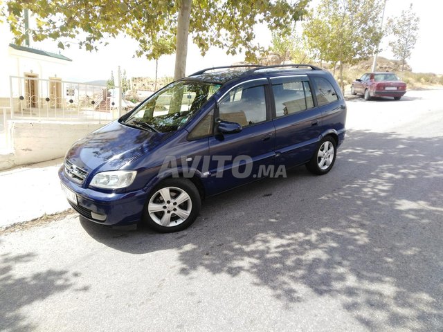 Voiture Opel Zafira 2004 à tétouan Diesel - 8 chevaux
