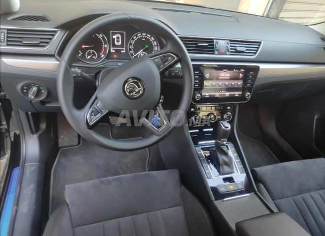 Voiture Skoda Superb 2019 à casablanca Diesel - 8 chevaux