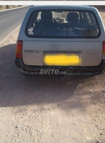 Voiture Opel Kadett 1989 à safi Diesel - 7 chevaux