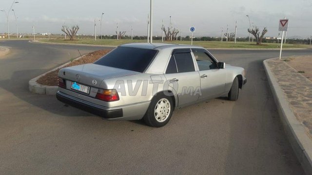 Voiture Mercedes benz R250 1990 à nador Diesel