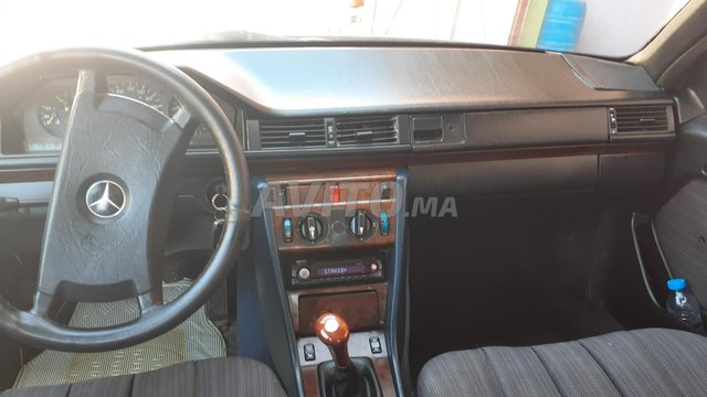 Voiture Mercedes benz R250 1985 à nador Diesel - 10 chevaux