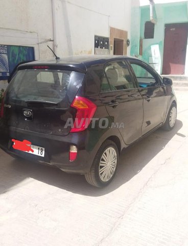 Voiture Kia Picanto 2015 à laâyoune Essence - 6 chevaux