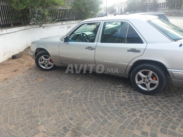 Voiture Mercedes benz R250 1994 à tit-mellil Diesel - 8 chevaux