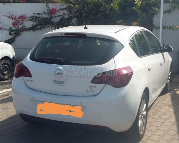 Voiture Opel Astra 2011 à agadir Diesel - 7 chevaux