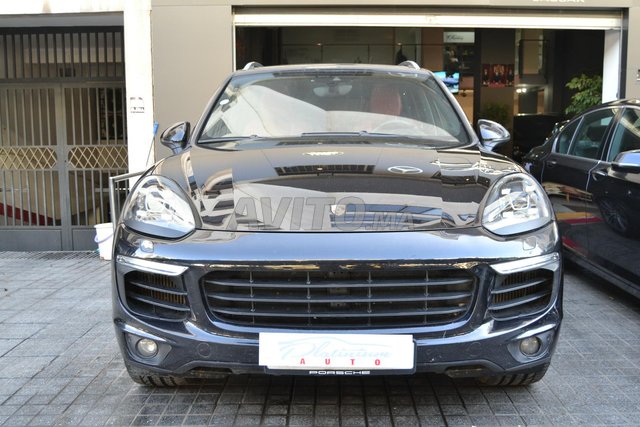Voiture Porsche Cayenne 2016 à casablanca Diesel - 12 chevaux