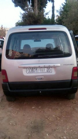Voiture Peugeot Partner 2007 à meknès Diesel - 7 chevaux