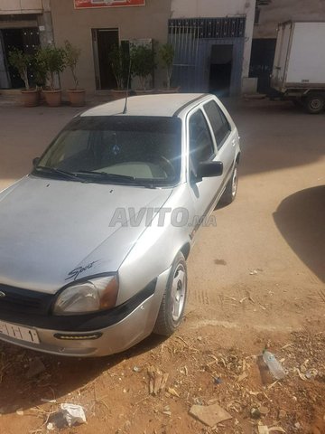 Voiture Ford Fiesta 1989 à salé Diesel - 6 chevaux