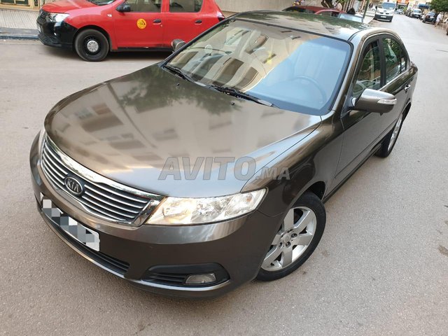 Voiture Kia Optima 2010 à fès Essence - 17 chevaux