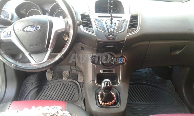 Voiture Ford Fiesta 2016 à safi Diesel - 6 chevaux