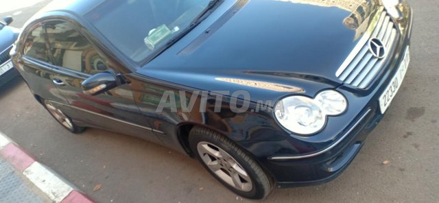 Voiture Mercedes benz Classe c 2004 à rabat Diesel - 9 chevaux