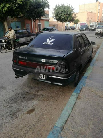 Voiture Renault R19 2009 à laâyoune Essence - 8 chevaux