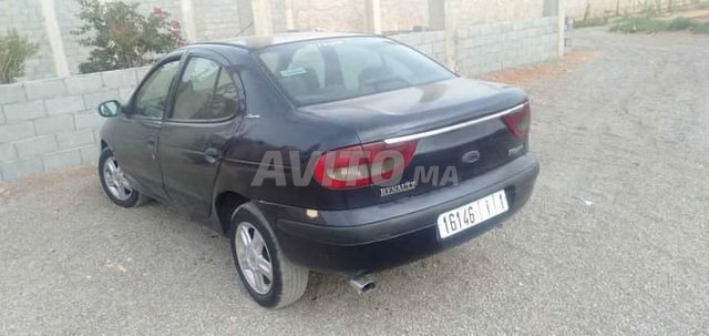 Voiture Renault Megane 2000 à chichaoua Diesel - 7 chevaux