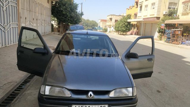 Voiture Renault R19 1995 à meknès Diesel - 7 chevaux
