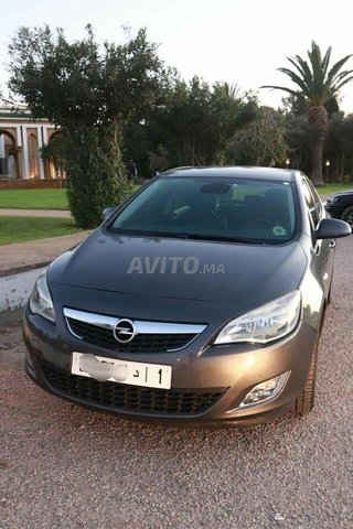 Voiture Opel Astra 2012 à nador Diesel - 7 chevaux
