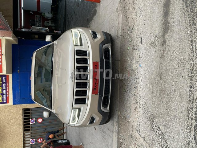 Voiture Jeep Grand cherokee 2014 à rabat Diesel - 12 chevaux