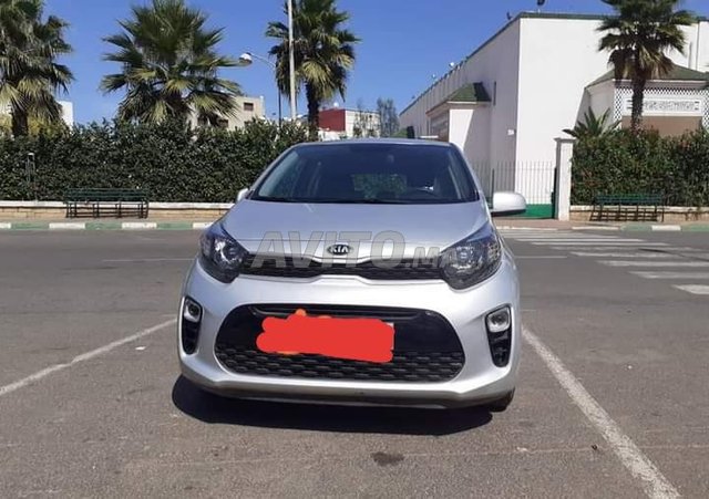 Voiture Kia Picanto 2019 à el-marsa Essence - 6 chevaux
