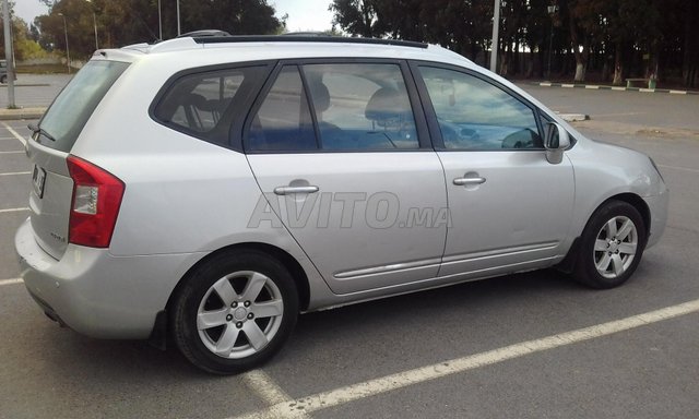 Voiture Kia Carens 2008 à kénitra Diesel - 8 chevaux