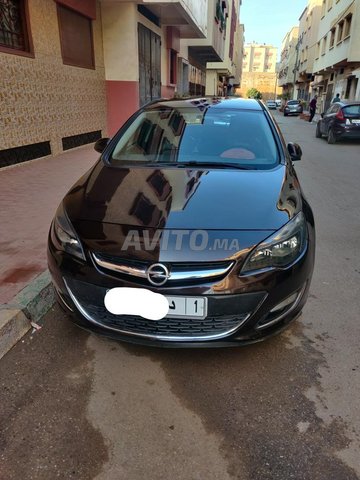 Voiture Opel Astra 2014 à salé Diesel - 7 chevaux