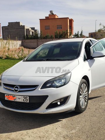 Voiture Opel Astra 2014 à marrakech Diesel - 7 chevaux