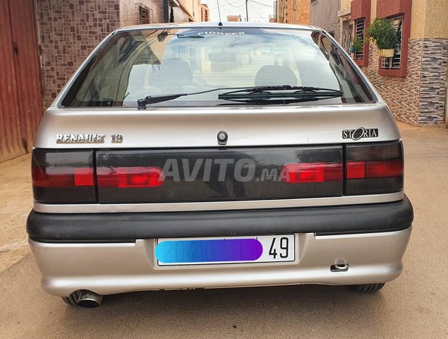 Voiture Renault R19 1995 à meknès Diesel - 7 chevaux