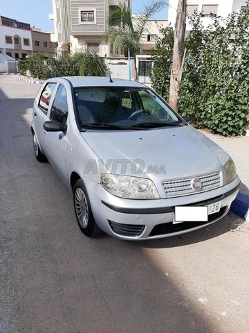 Voiture Fiat Punto 2011 à el-jadida Essence - 5 chevaux