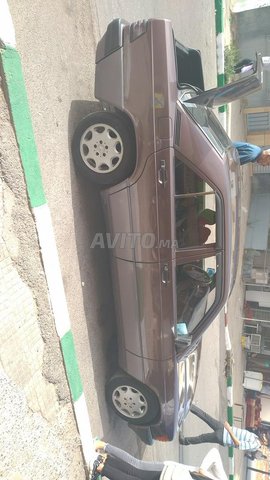 Voiture Mercedes benz R190 1992 à salé Diesel - 8 chevaux