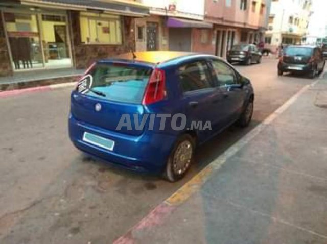Voiture Fiat Grande punto 2009 à mohammedia Essence - 7 chevaux