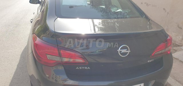 Voiture Opel Astra 2013 à oujda Diesel - 7 chevaux