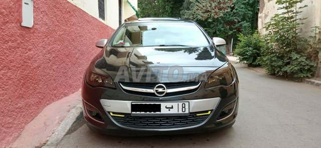 Voiture Opel Astra 2013 à fès Diesel - 6 chevaux