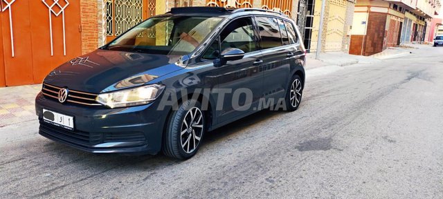 Voiture Volkswagen Touran 2016 à tanger Diesel - 8 chevaux