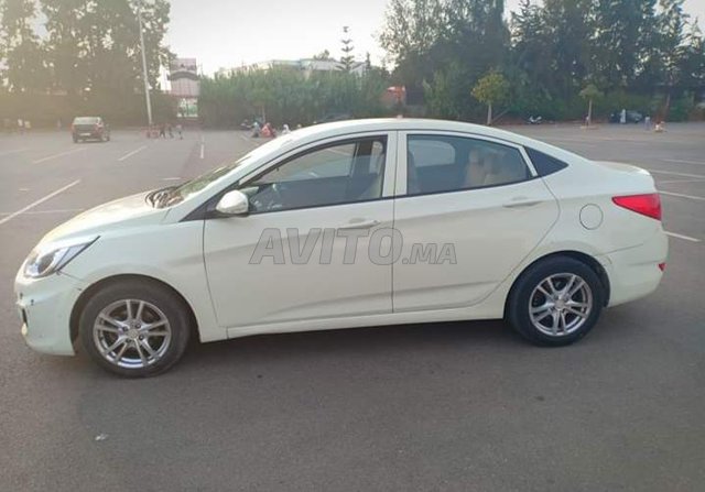 Voiture Hyundai Accent 2015 à casablanca Diesel - 6 chevaux