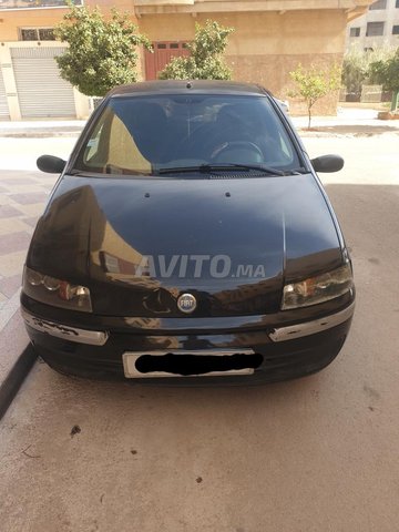 Voiture Fiat Punto 2003 à meknès Essence - 5 chevaux