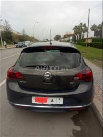 Voiture Opel Astra 2013 à rabat Diesel - 7 chevaux