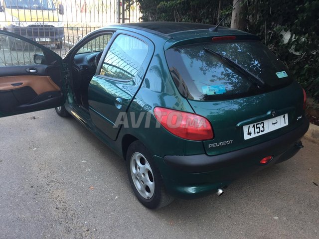 Voiture Peugeot 206 2003 à mohammedia Essence - 8 chevaux