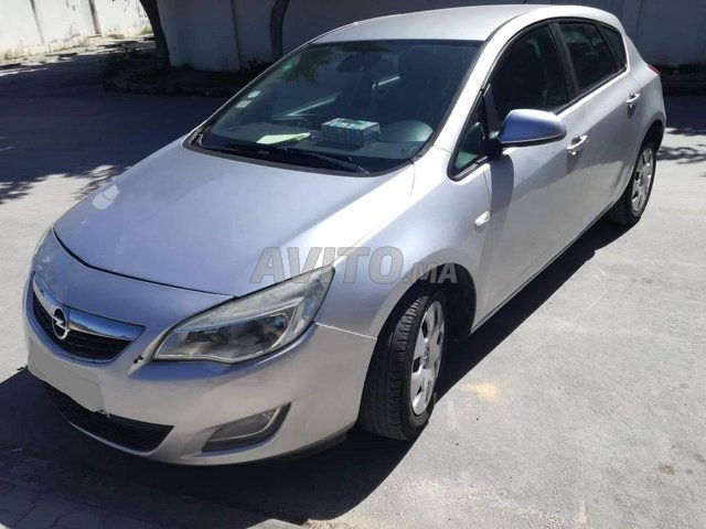 Voiture Opel Astra 2014 à tanger Diesel
