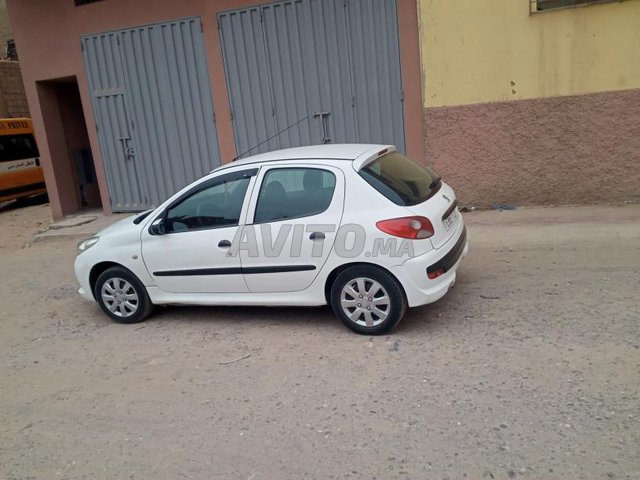 Voiture Peugeot 206 2011 à agadir Essence - 6 chevaux